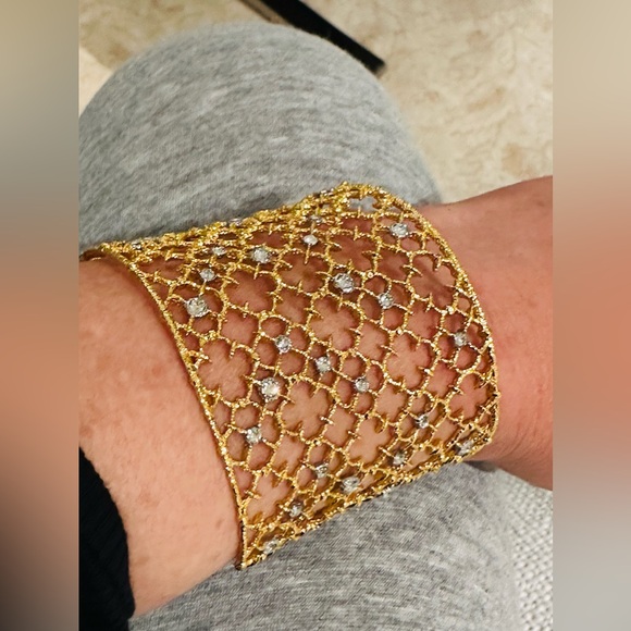 Gold & rhinestone cuff bracelet. - Picture 3 of 6